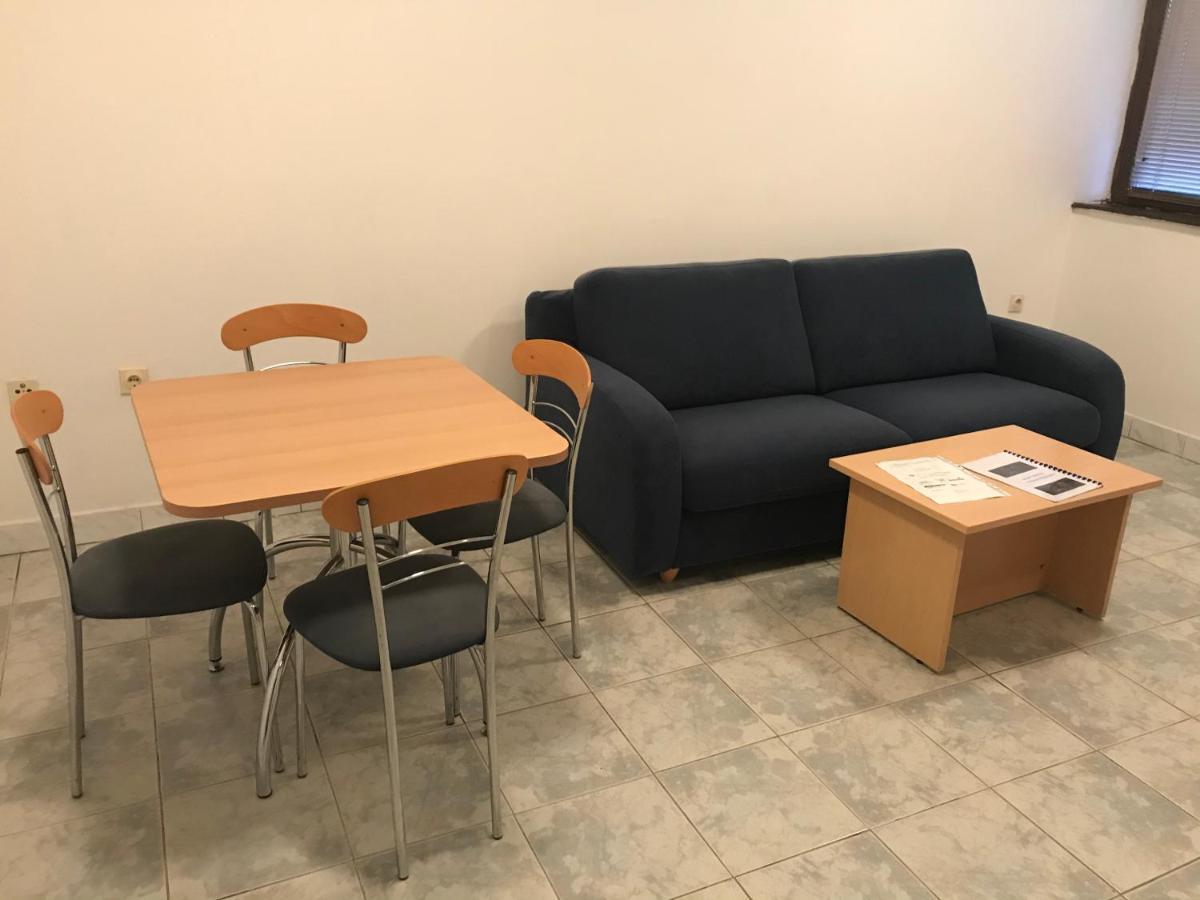 Apartmani Kosuta ティエンティシュテ エクステリア 写真