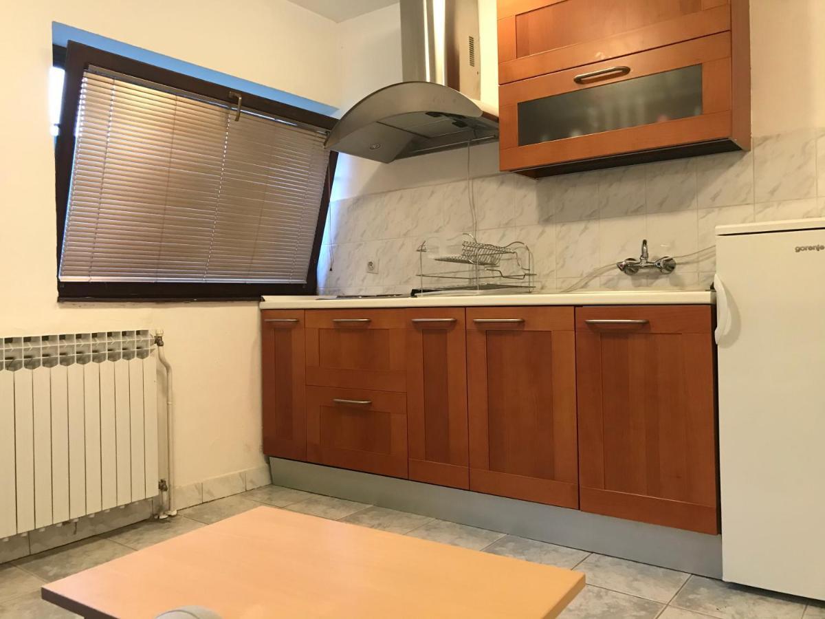 Apartmani Kosuta ティエンティシュテ エクステリア 写真