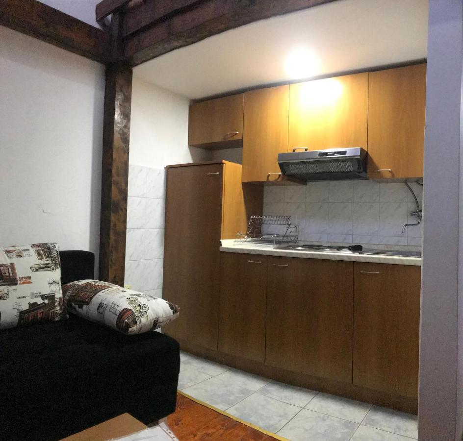 Apartmani Kosuta ティエンティシュテ エクステリア 写真