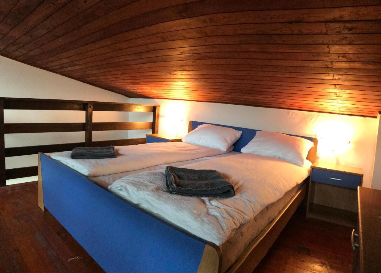 Apartmani Kosuta ティエンティシュテ エクステリア 写真