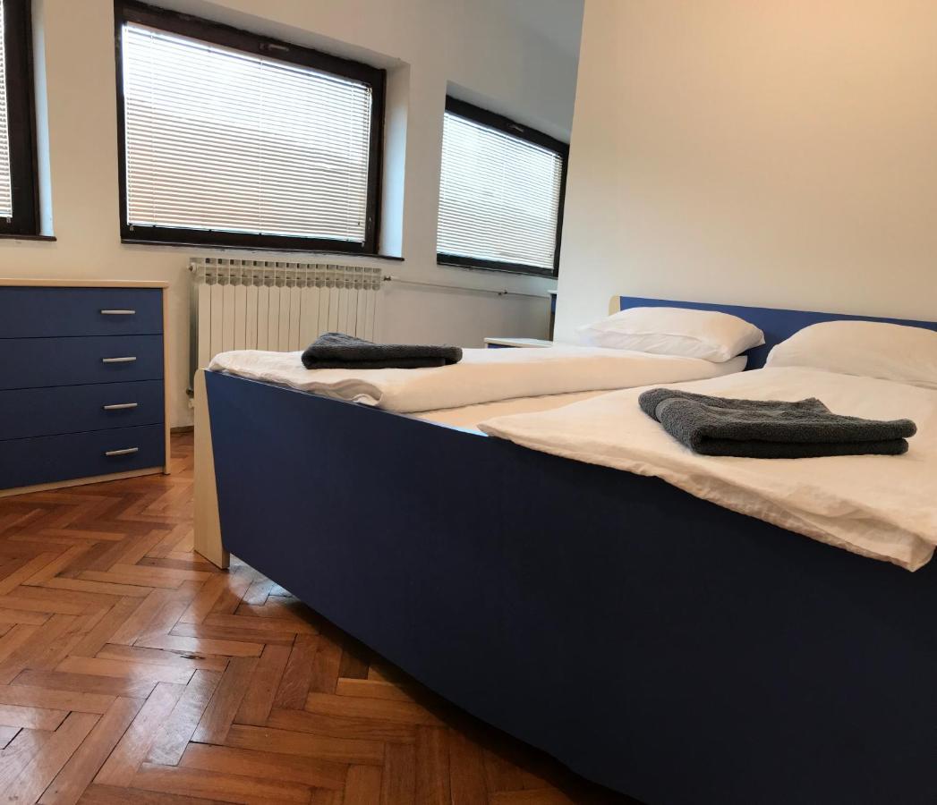 Apartmani Kosuta ティエンティシュテ エクステリア 写真