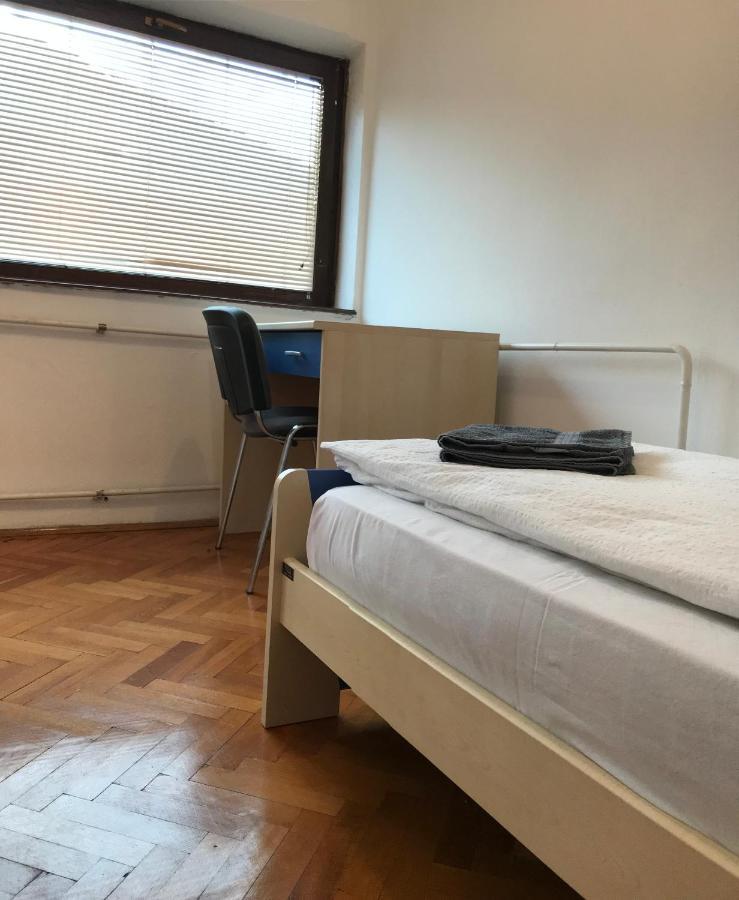 Apartmani Kosuta ティエンティシュテ エクステリア 写真